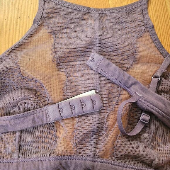 Victoria's Secret medium mauve purple bralette halter neck mesh lace racerback - Picture 9 of 12